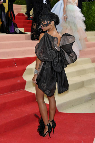 Illustration for article titled Met Gala Hits and Misses